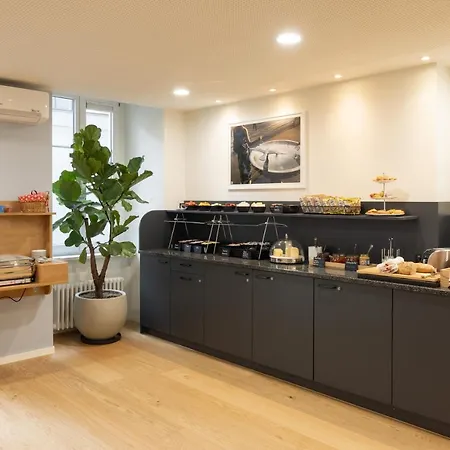 Fred Hauptbahnhof Guest house 2*