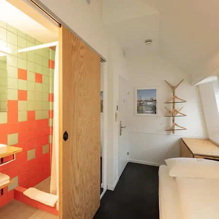 Fred Hauptbahnhof - Self Check-in Hotel Zürich