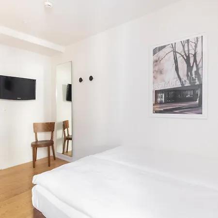 Fred Hauptbahnhof - Self Check-in Ζυρίχη